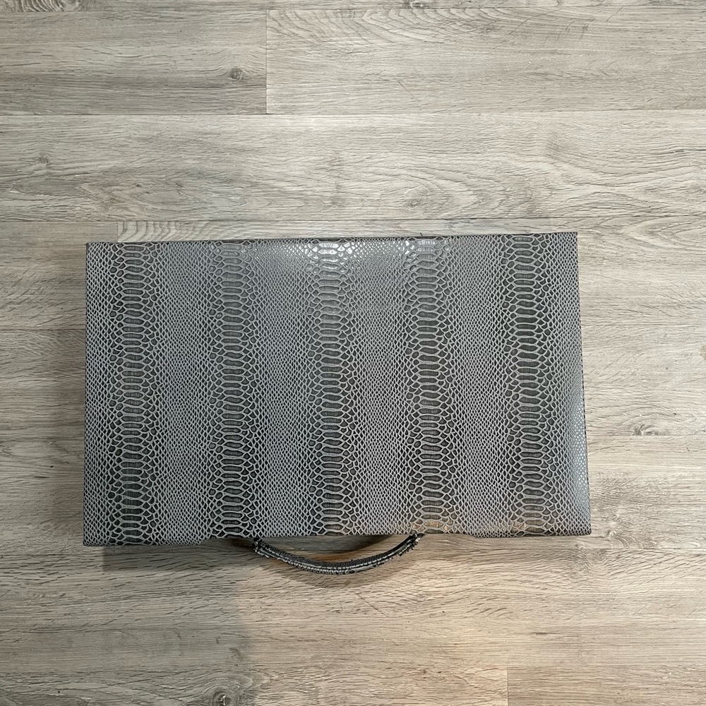 NWOT - Beautiful Grey Python Case - Picture 3 of 4